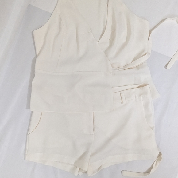 Amanda Uprichard 2 Piece Set in White Large Top Medium Shorts Revolve - Picture 4 of 11